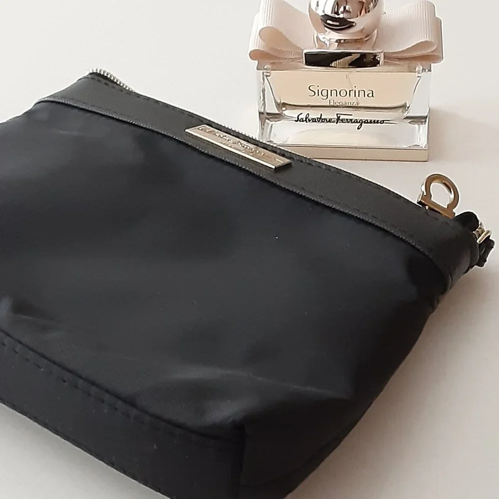 Signorina by Salvatore Ferragamo 30 ml scent with Black Mini Bag -NWOT